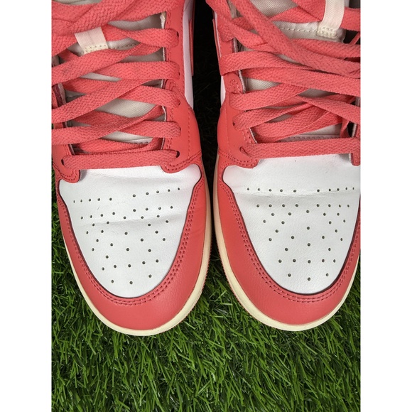 Air Jordan 1 Mid Womens White Sea Coral Lifestyle Air-Sole Streetwear Casual - Picture 3 of 6